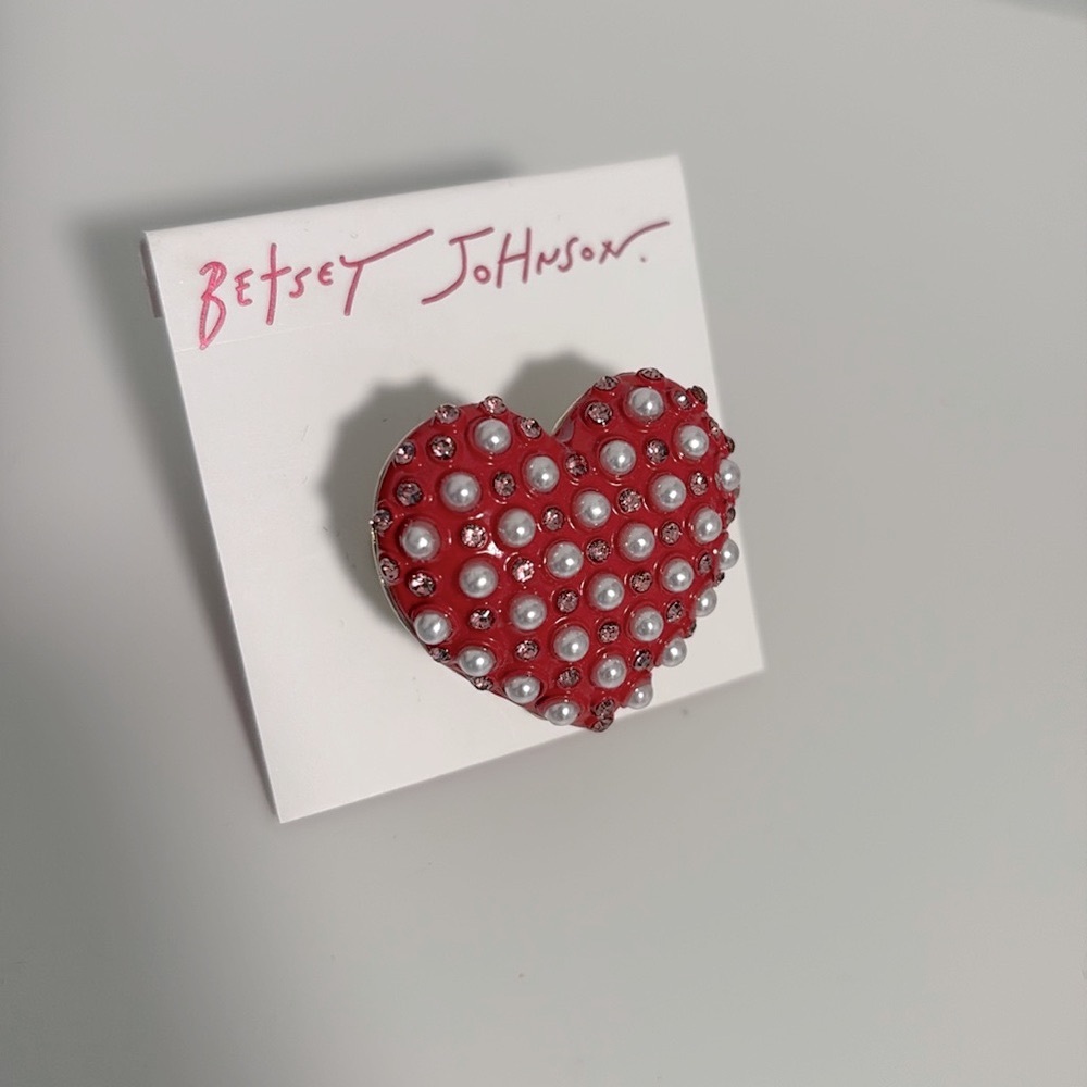 Lot of 2x NWT [Betsey Johnson] XOXO Pearl Heart Statement Earrings & Ring Set - Picture 12 of 15